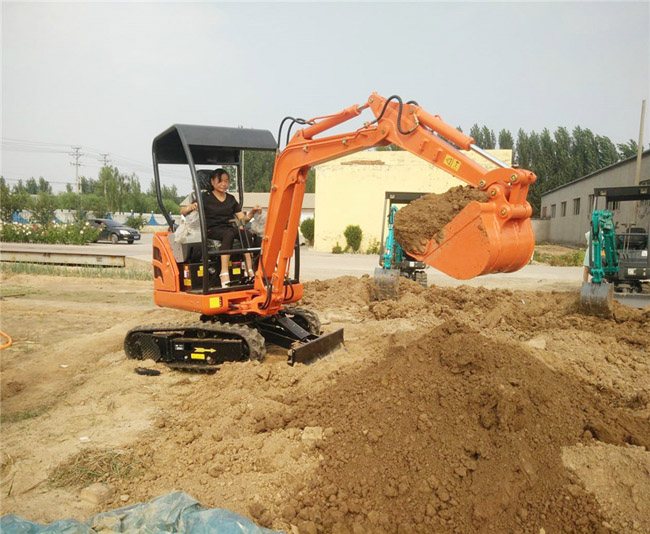 小型挖掘機(jī)檔位操作教程